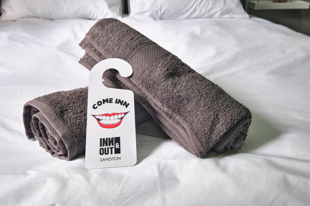 Inn & Out Sandton Johannesburg Bagian luar foto